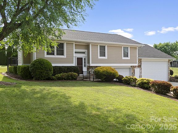 4th image of 3 Fieldcrest Dr