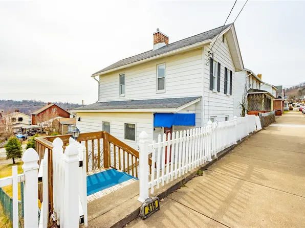 319 W 9th Ave, Tarentum, PA 15084