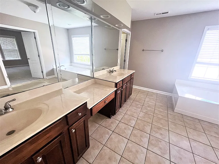 412 Howard Grove Pkwy — Photo 13