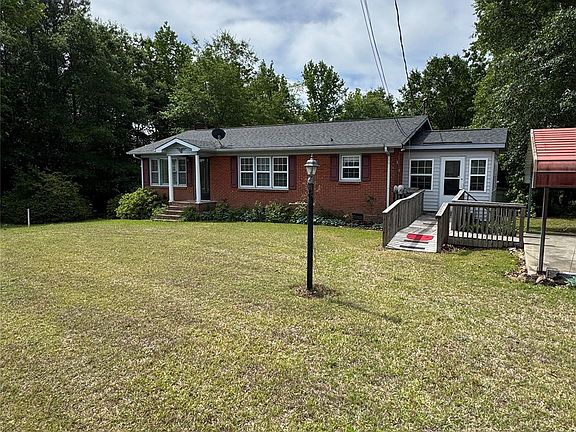 3rd image of 1100 Old Lilesville Rd