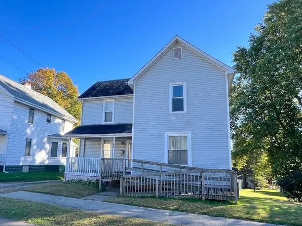 944 Grant Ave NW, New Philadelphia, OH 44663