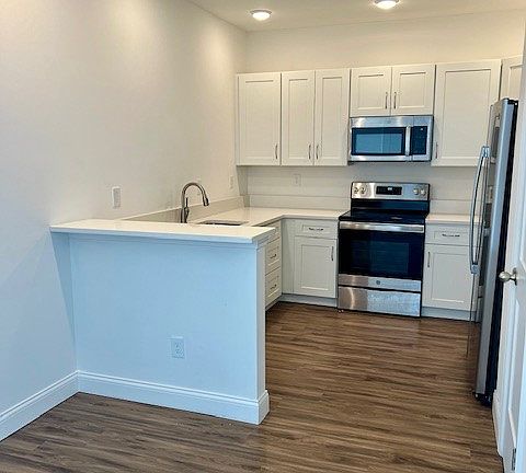 4th image of 231 Walton Ave APT 403