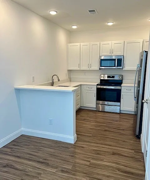 231 Walton Ave #403 — Photo 4