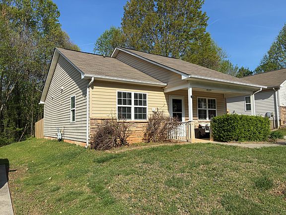 3rd image of 127 Leonard St