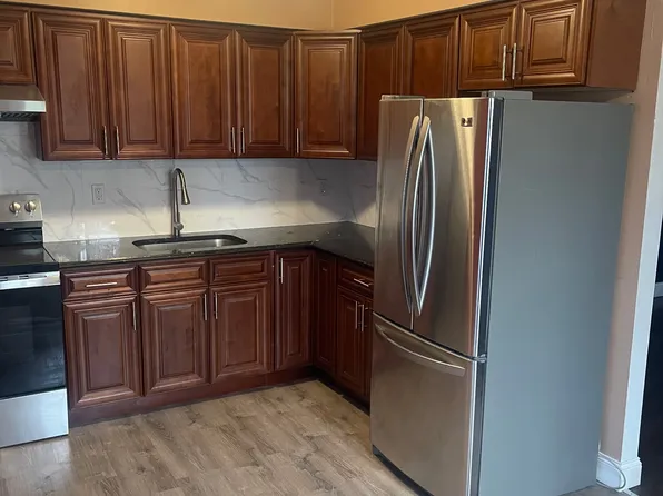 (undisclosed Address), Huntington, NY 11743