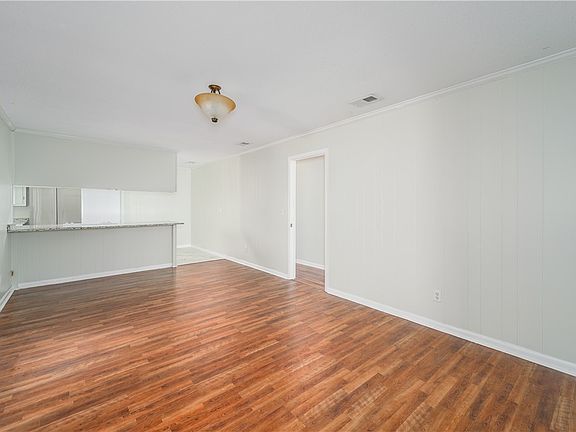 5th image of 907 Euclid Ave