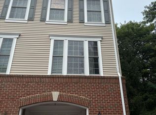 7064 Huntley Run Pl #102B, Alexandria, VA 22306