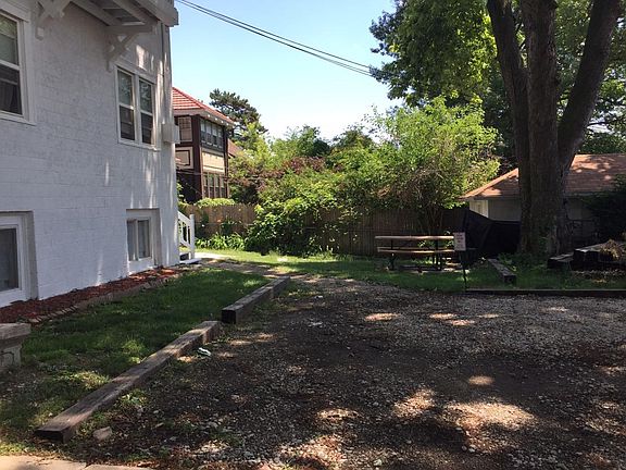 4th image of 3663 Davenport St APT 1