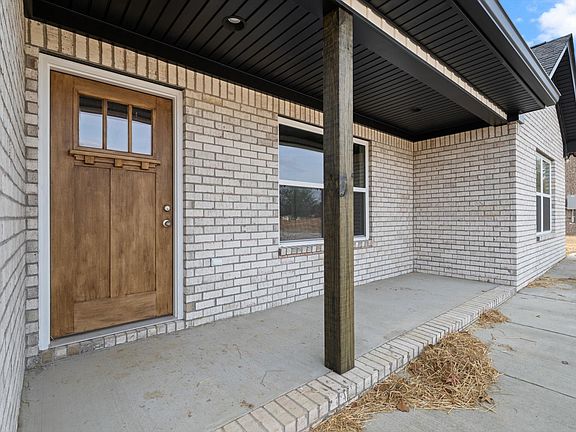 4th image of 77 Dukes Park Rd