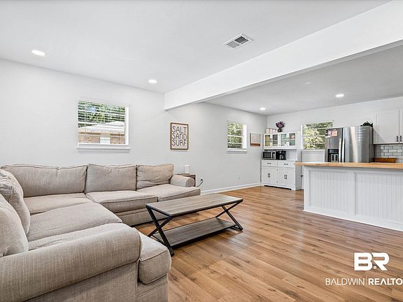 2nd image of 7051 Cambridge Dr