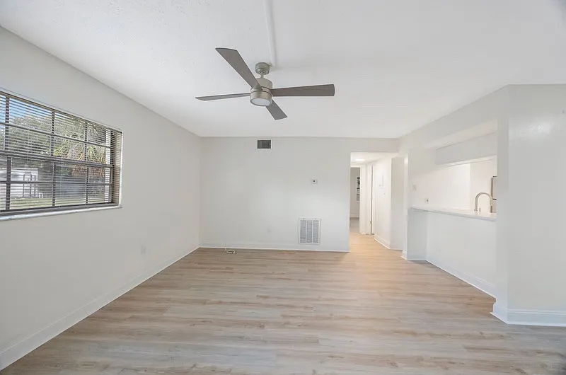 3111 W Horatio St — Photo 4