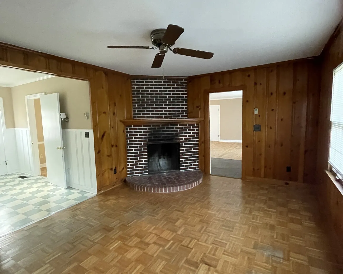3 bed, 1.0 bath, 1428 sqft, $1,850 — Photo 2