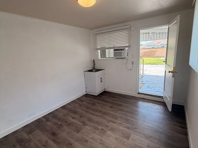 14436 Longworth Ave — Photo 24