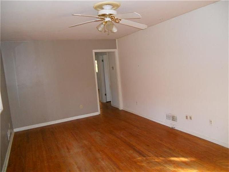 2nd image of 2097 Terry Ln
