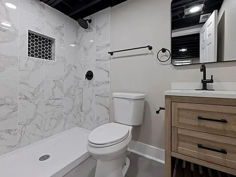11027 Monroe Ct — Photo 10