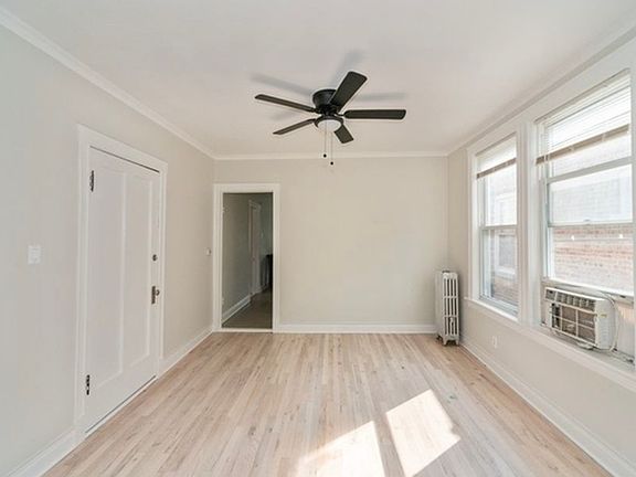 4th image of 4143 N McVicker Ave #2