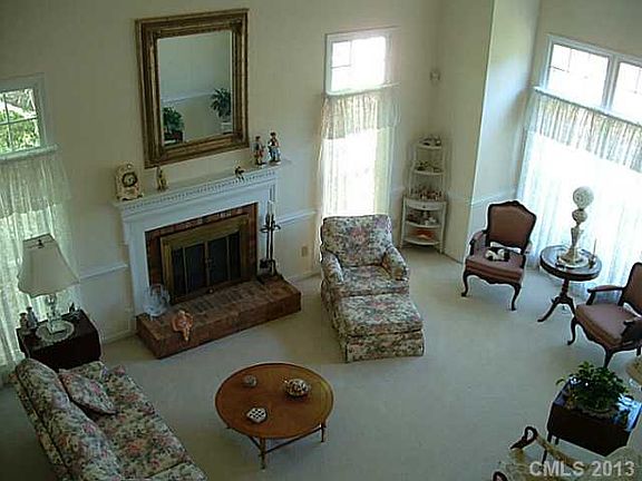 4th image of 4746 Avonwood Ln