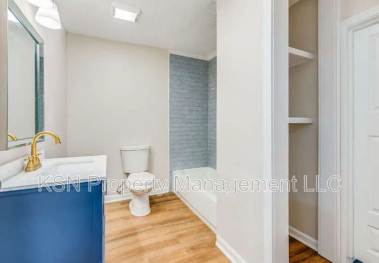 2032 Eppinger St — Photo 11