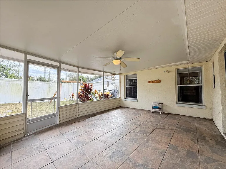 132 Robbins Rest Cir — Photo 11