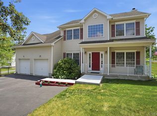 2 Gatehouse Place, Walden, NY 12586