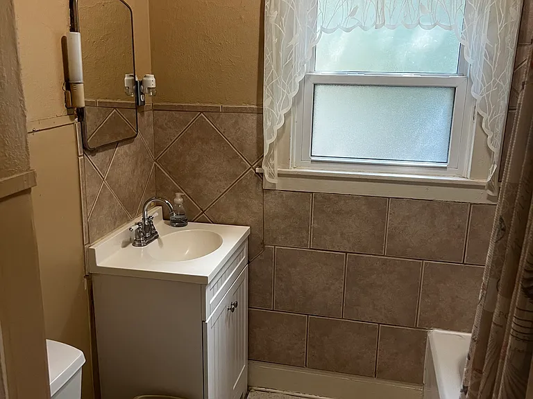 2821 Grim Ave — Photo 5