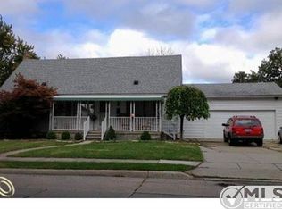 22549 Raven Ave, Eastpointe, MI 48021