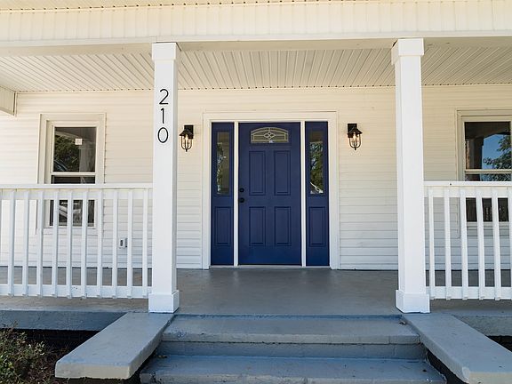 3rd image of 210 Pierpont Ave