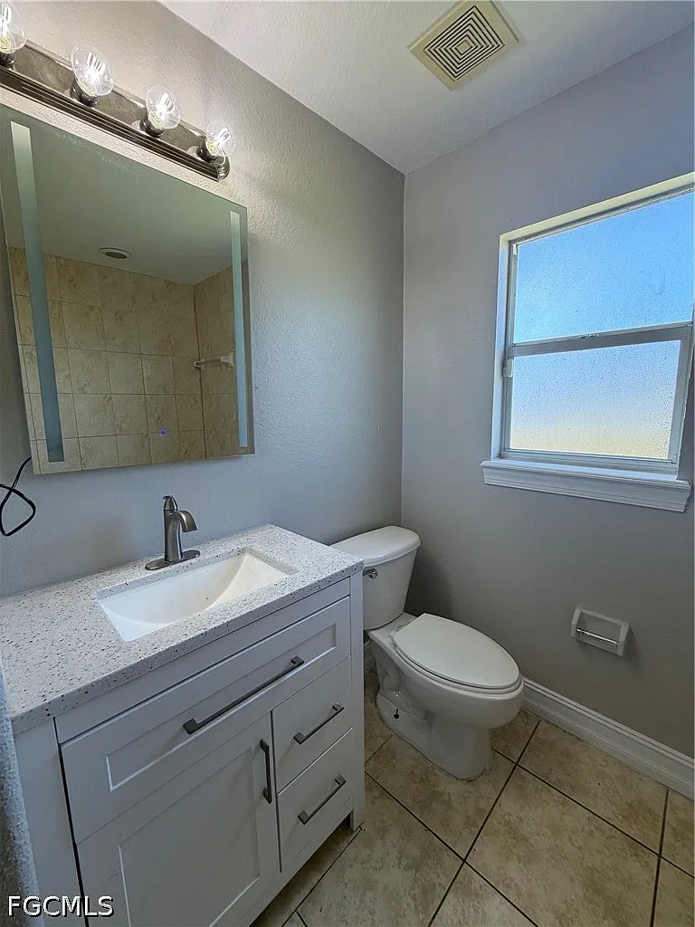 3 bed, 2.0 bath, 1705 sqft, $1,700 — Photo 3