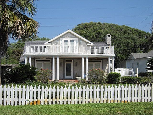 1st image of 2229 Bruce Dr
