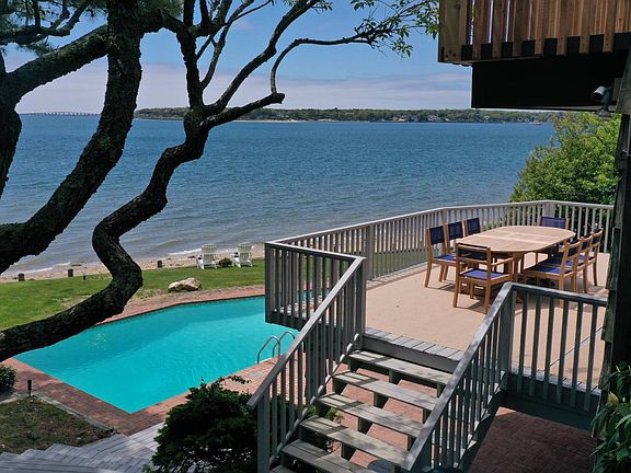 4th image of 4 Peconic Rd