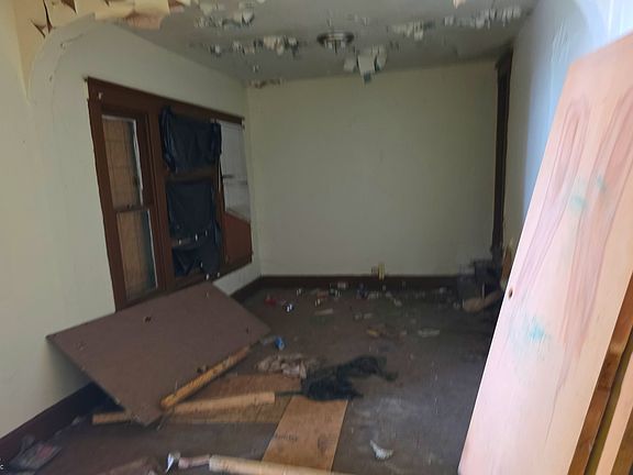 5th image of 511 N Gray St