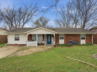 1007 S Choctaw Pl, Claremore, OK 74017