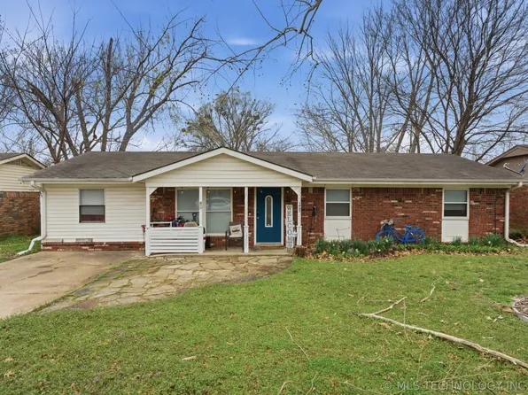 1007 S Choctaw Pl, Claremore, OK 74017