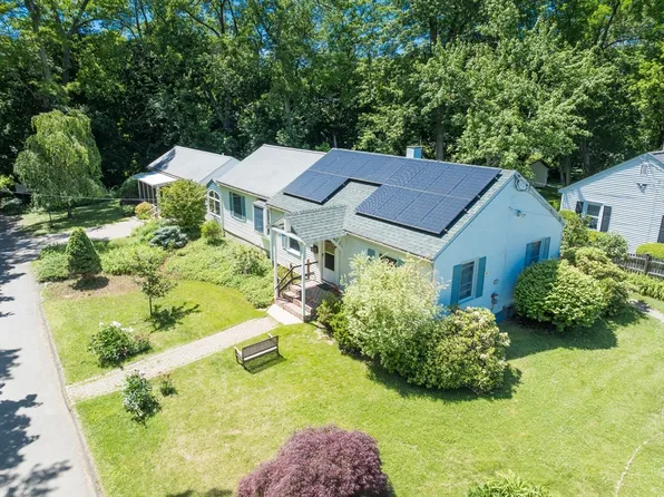 54 S Park Ter, Northampton, MA 01060