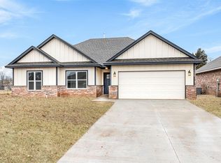1020 E Watts St, El Reno, OK 73036