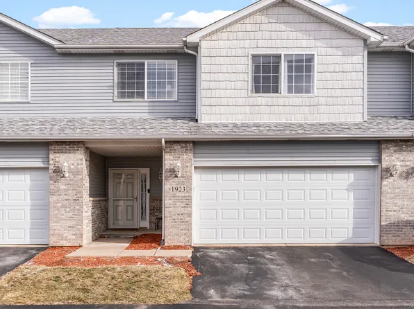 1923 Waters Edge Dr, Minooka, IL 60447
