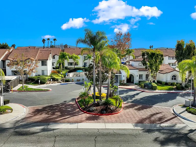 Murrieta Meadows — Photo 17