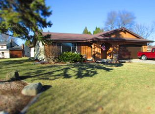 10550 W Allwood Dr, Franklin, WI 53132