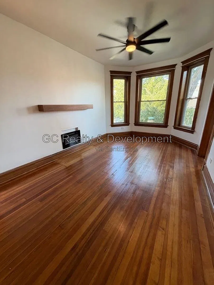 3 bed, 1.0 bath, 3543 sqft, $2,495 — Photo 2