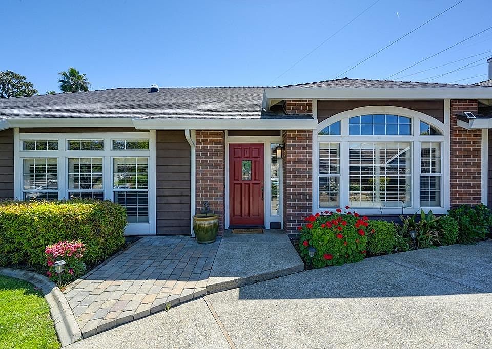 1st image of 607 Serene Ct