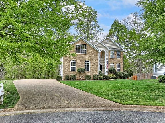 3rd image of 414 Spinnaker Way