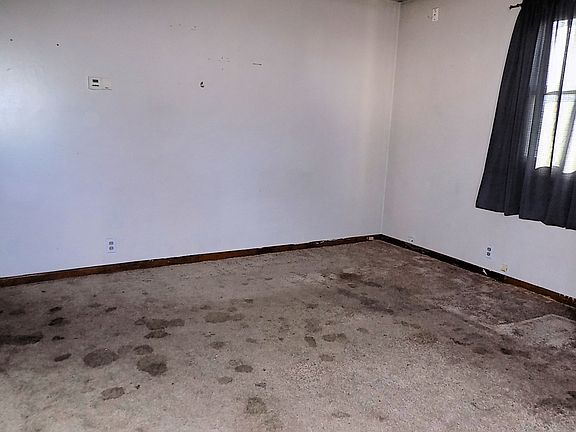 3rd image of 1411 S Park St