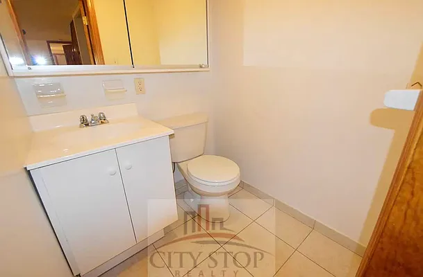 Rented by City Stop Realty | media 23