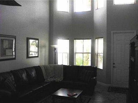 2nd image of 208 Kansas Ave