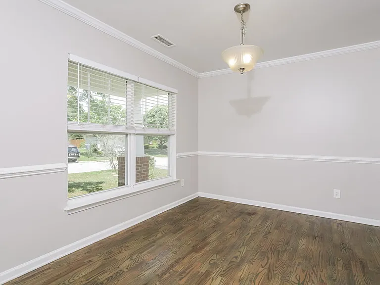 1650 Southcross St — Photo 7