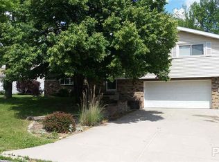 903 Belaire Dr, Washington, IL