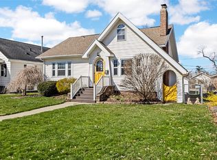 2412 B Ave NE, Cedar Rapids, IA 52402