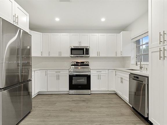 4th image of 3710 Ponce De Leon Blvd #3710