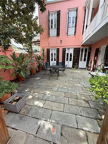804 Spain St — Photo 23