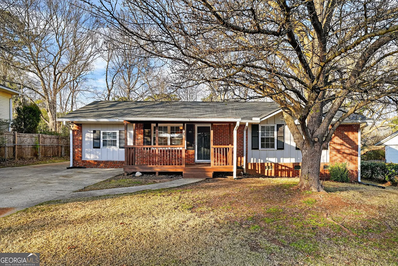90 Jonathan Rd photo 1